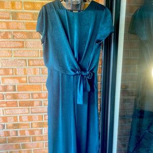 A stunning emerald green jumper for the holidays!